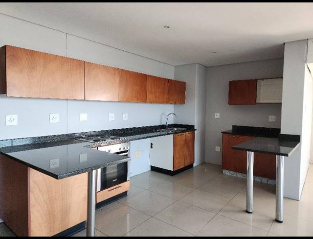 3 BEDROOM PROPERTY TO RENT IN POINT WATERFRONT